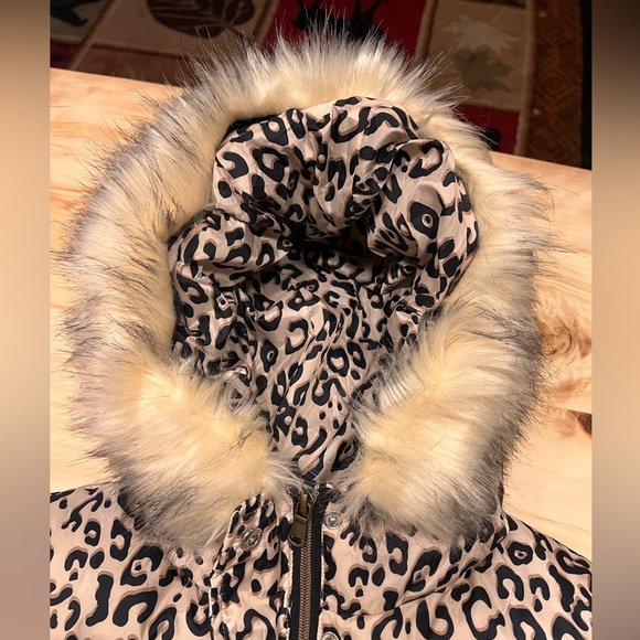 Fashion Nova Leopard Puffer Jacket Size Small - Picture 7 of 8